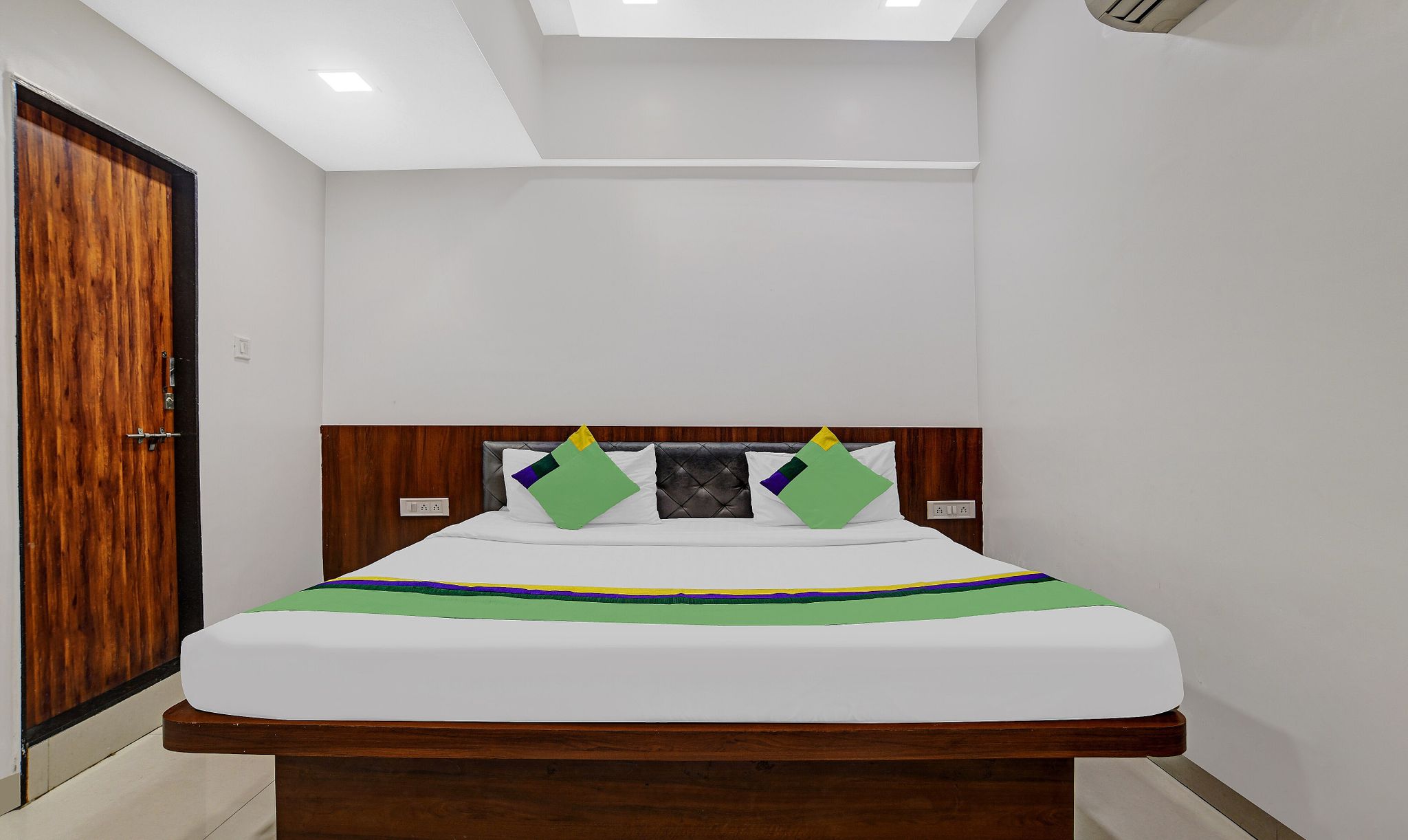 Treebo Trend Ten Eleven Grand MAPLE 5