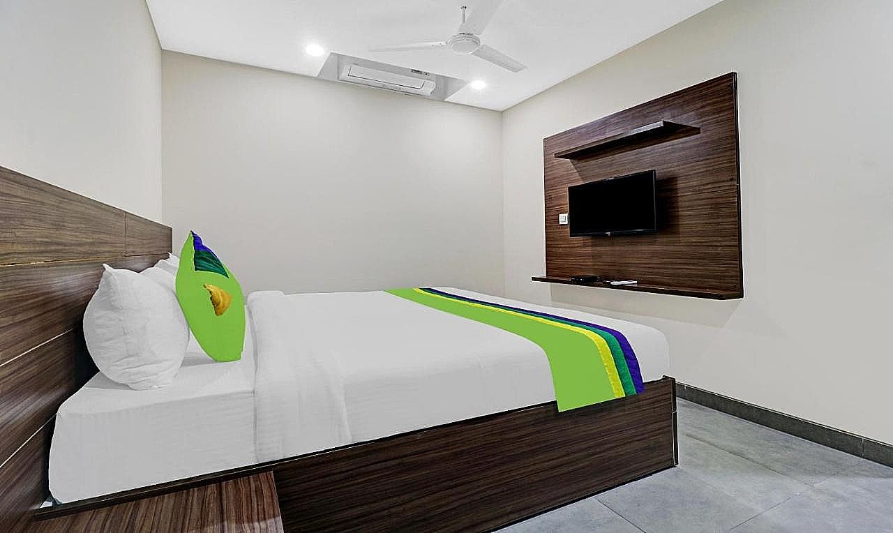 Treebo Purple Orchid Boutique Standard Double Room 5