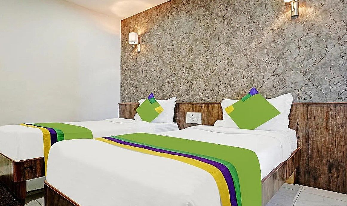 Treebo Taj Dream Deluxe Double Room