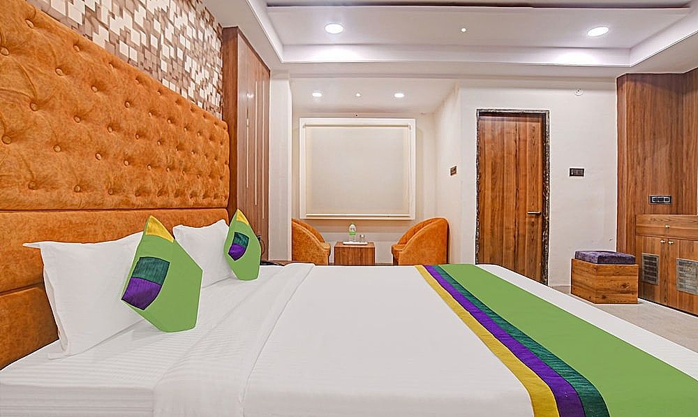 Treebo Merit Deluxe Double Room 12