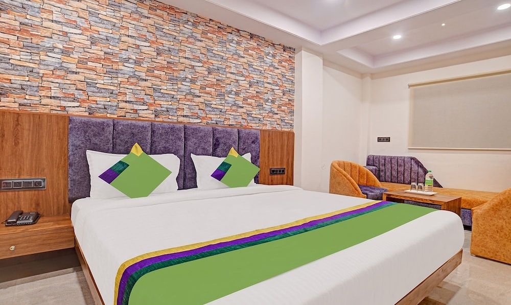 Treebo Merit Deluxe Double Room 5