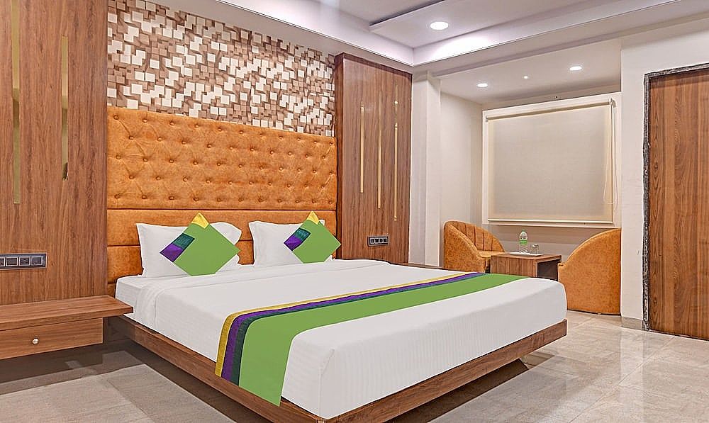 Treebo Merit Deluxe Double Room 7