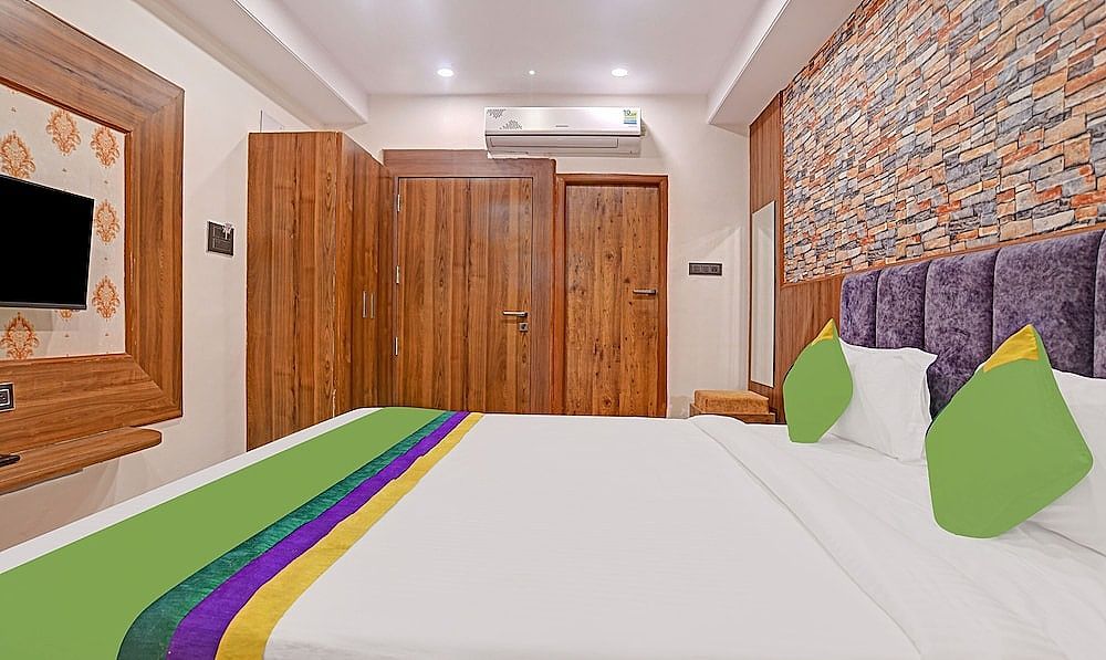 Treebo Merit Deluxe Double Room 2