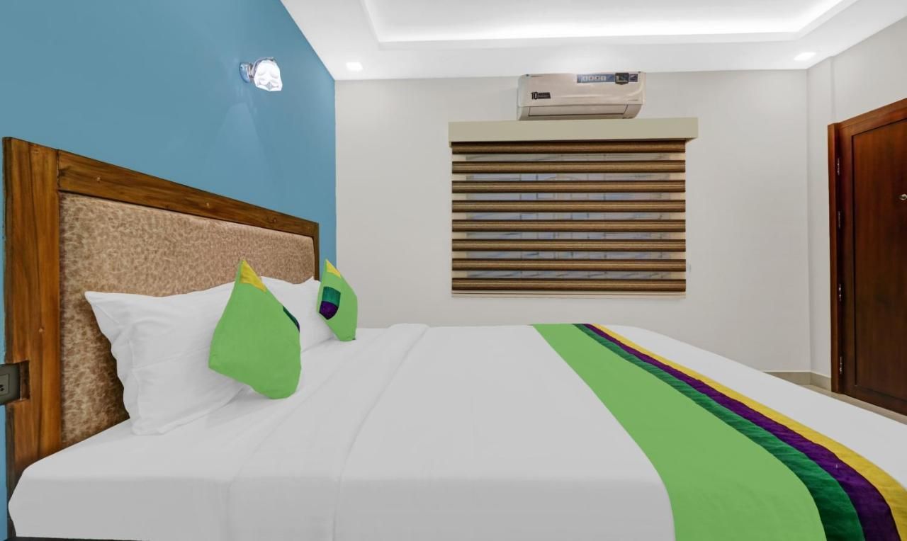 Treebo Pushpak Standard Double Room 4