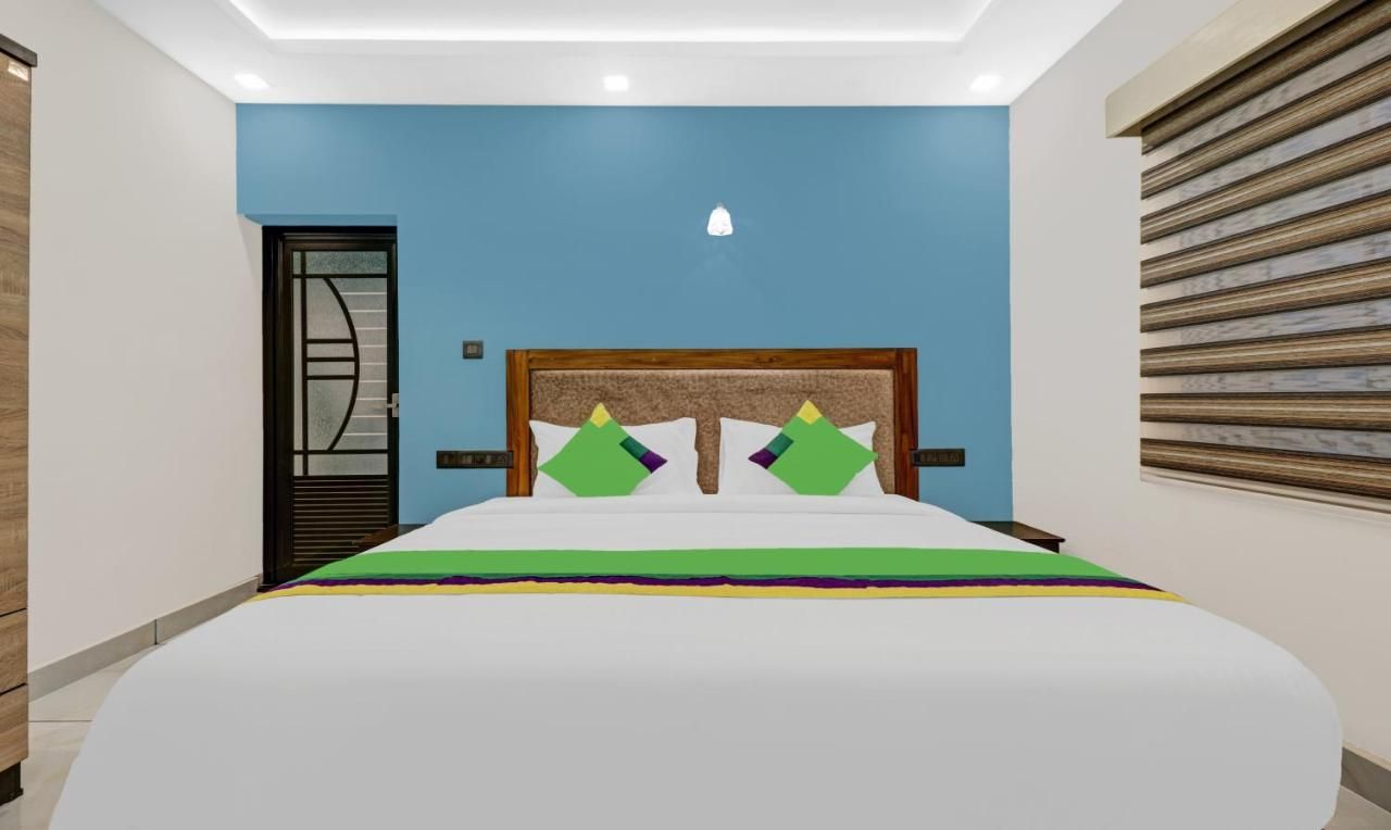 Treebo Pushpak Standard Double Room 3