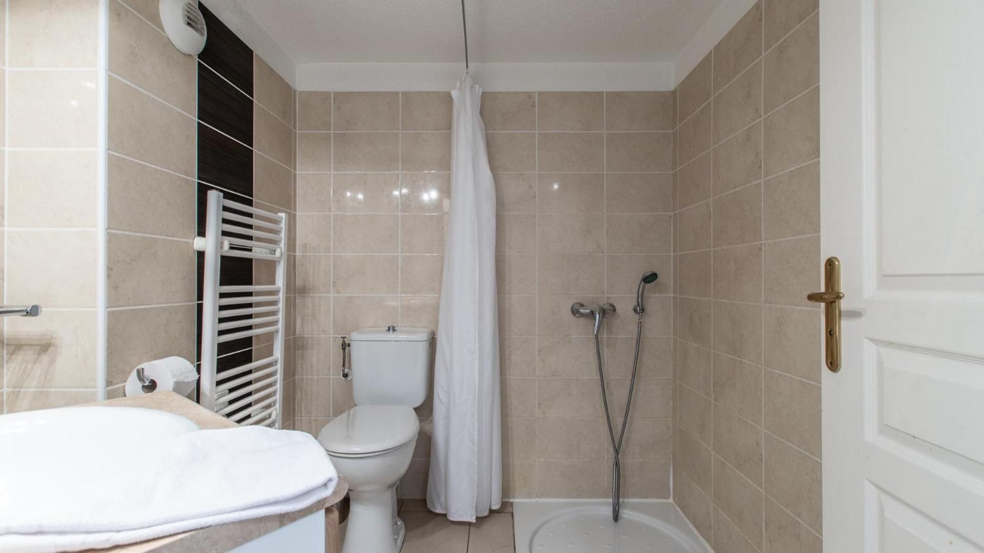 Studio (2 Adults) - Disability Access