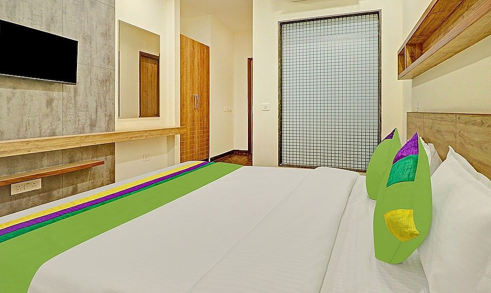 Treebo Delmont Standard Double Room 9