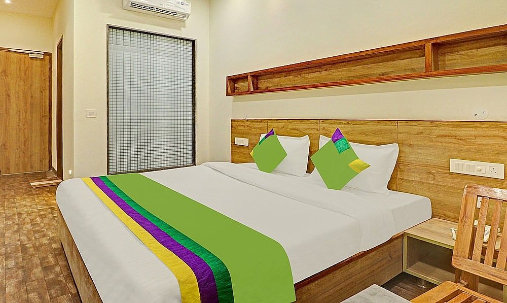 Treebo Delmont Standard Double Room 3