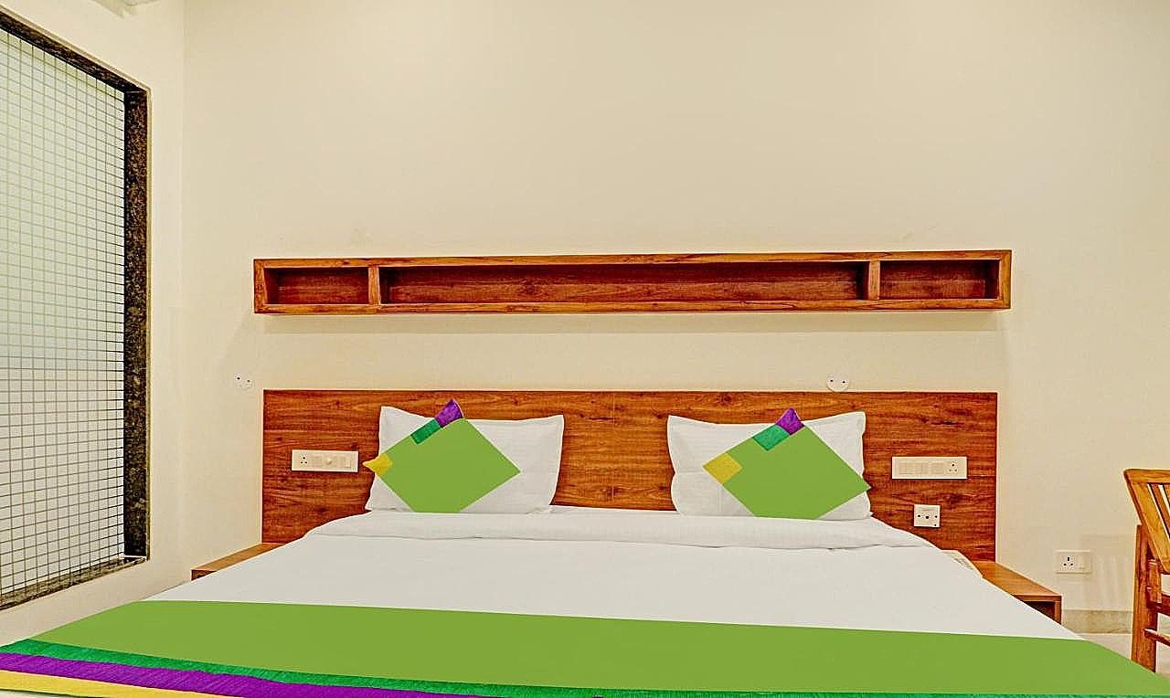 Treebo Delmont Standard Double Room 5
