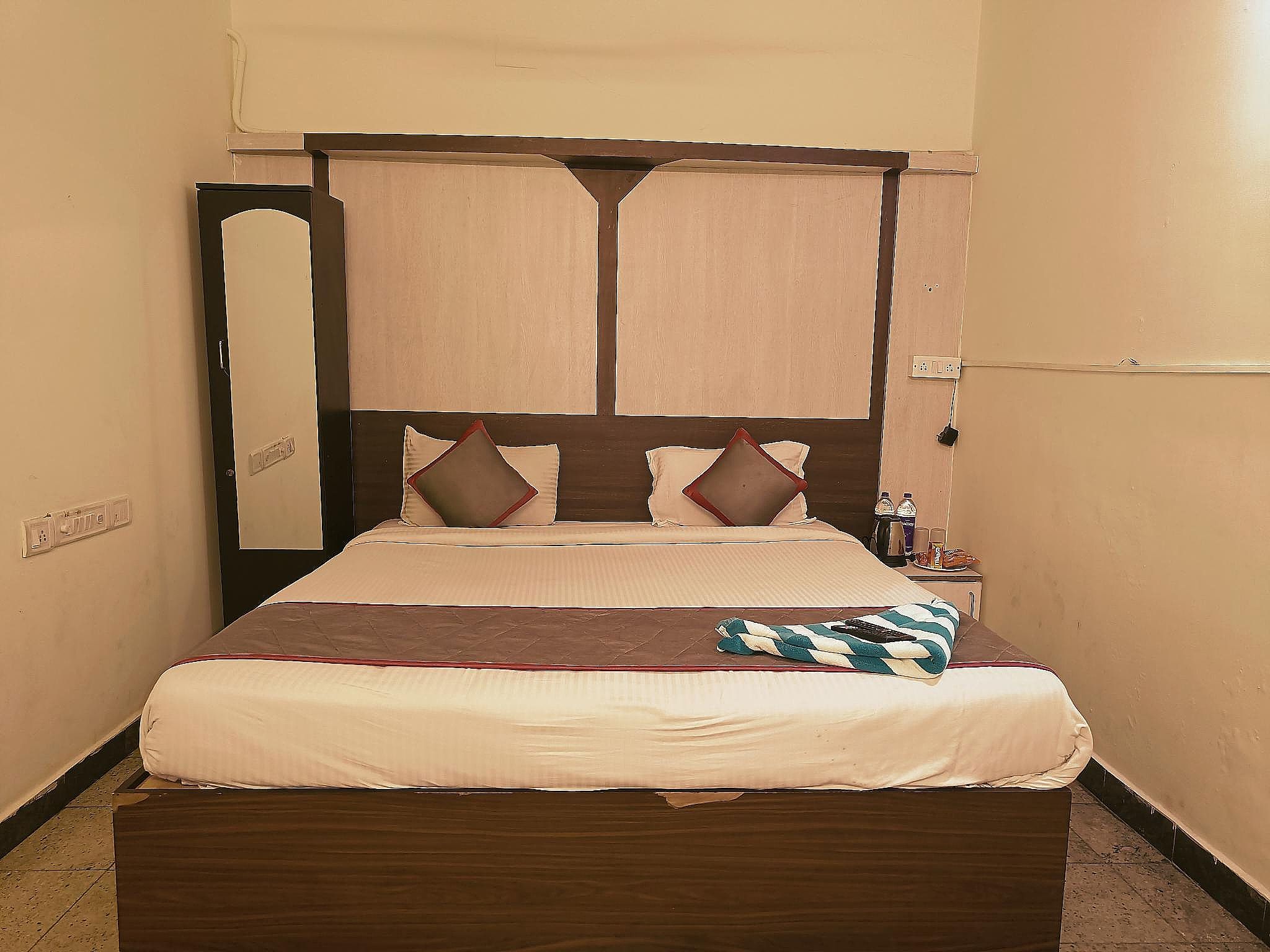 The Dolphin Park Hotel Standard Non Ac 6