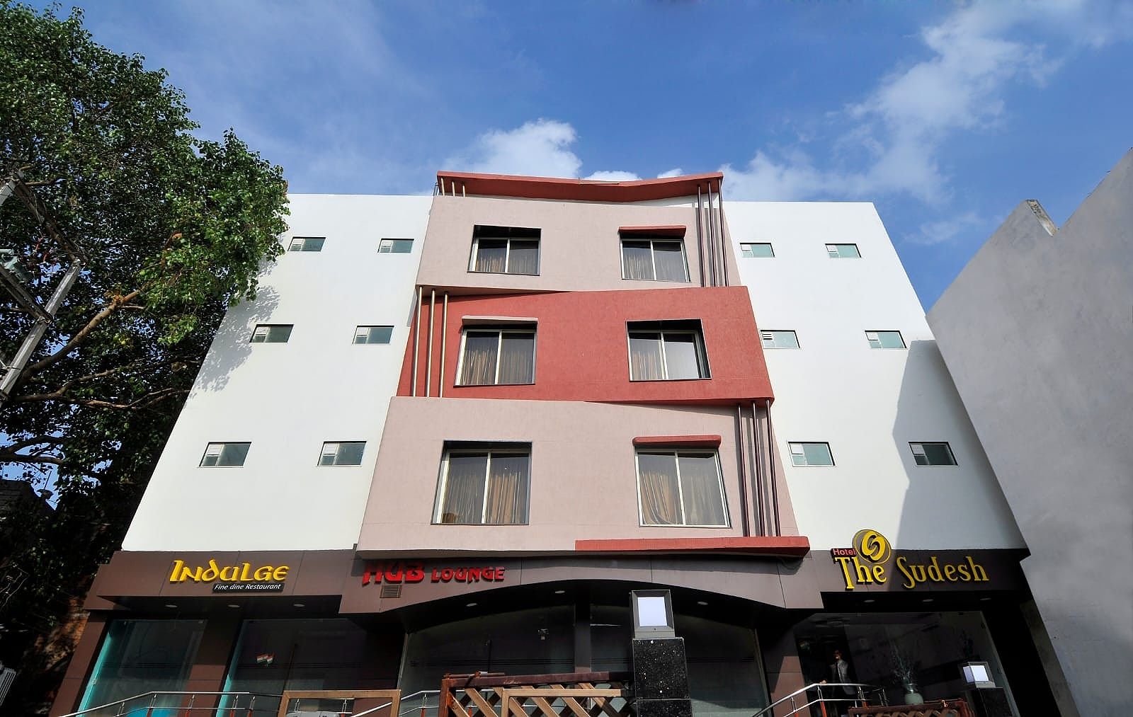 undefined The Dolphin Park Hotel