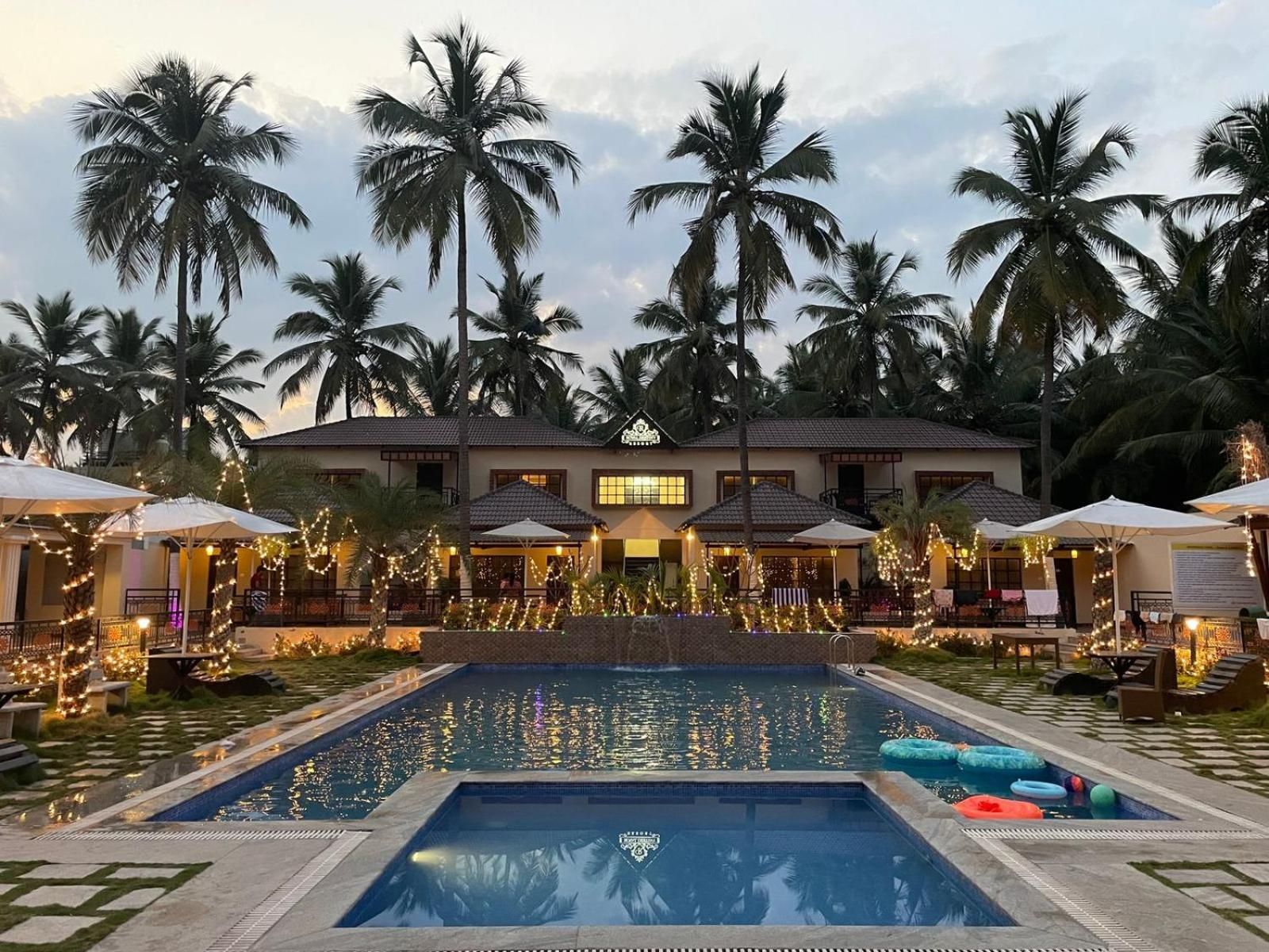 Swimming pool