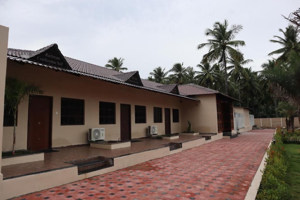 Hotel Exterior