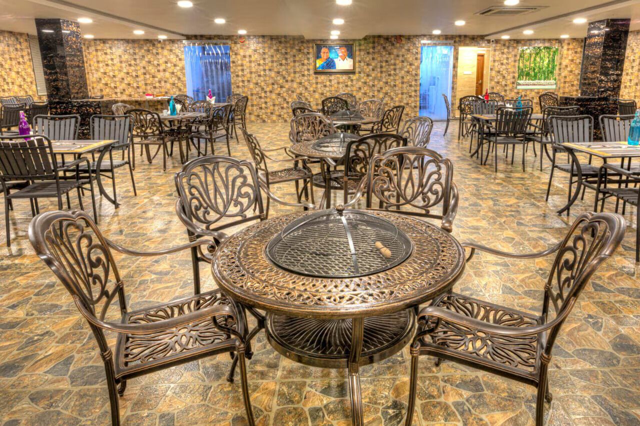 Food & Dining