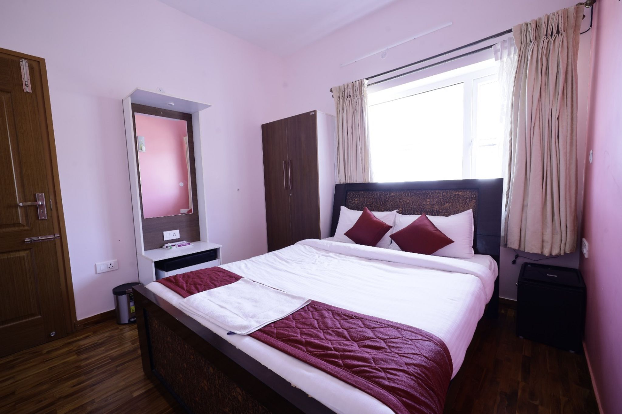 Standard Queen Room