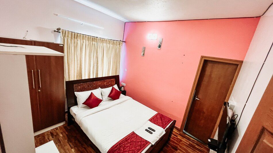PURPLE ORCHID BY XACRO XPERIENCES Standard Queen Room 4