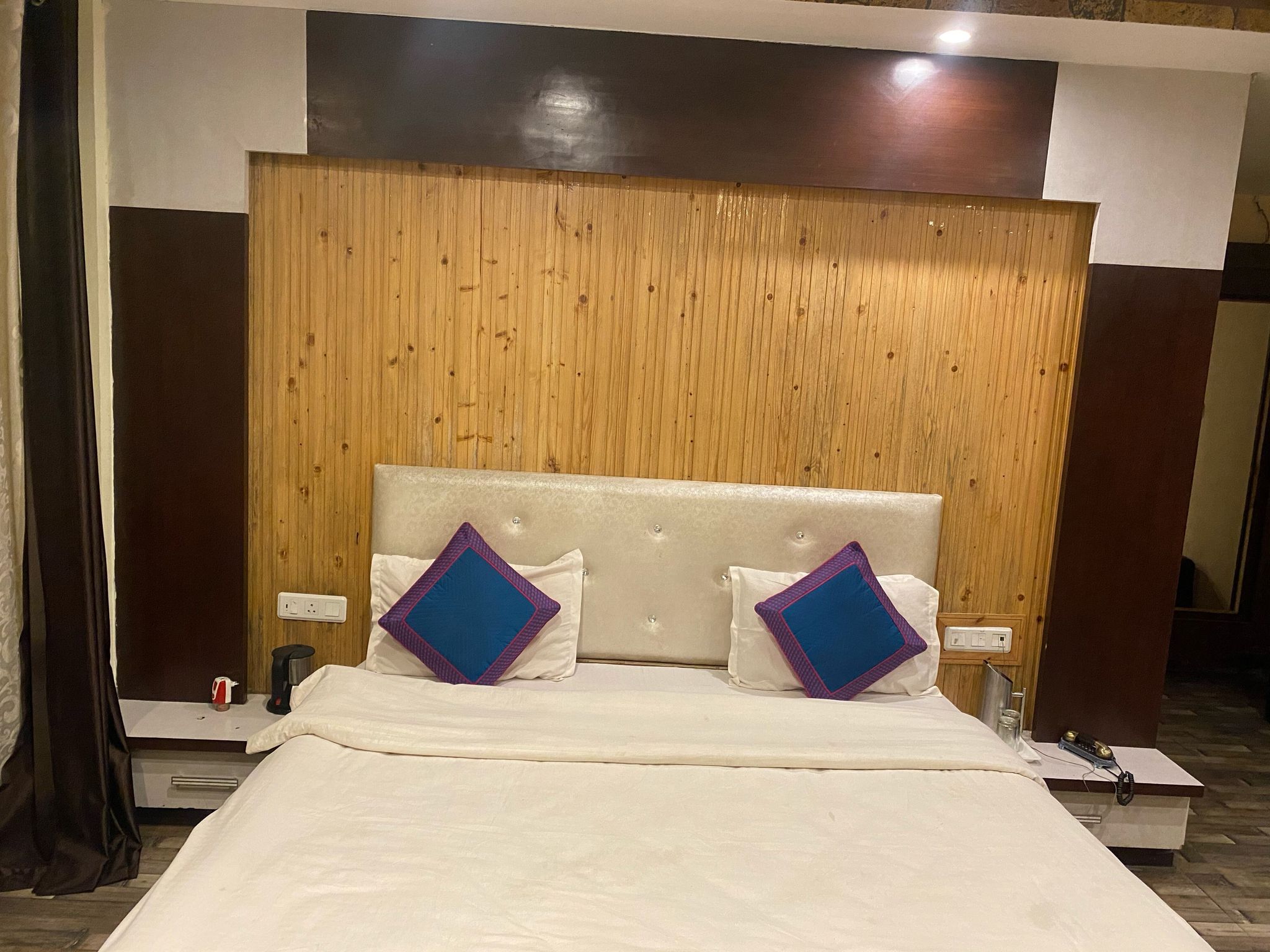 The Woodland Kandaghat Super Deluxe Room 6