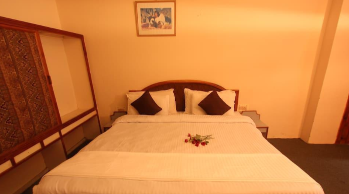 Hotel Summer King Super Deluxe Room