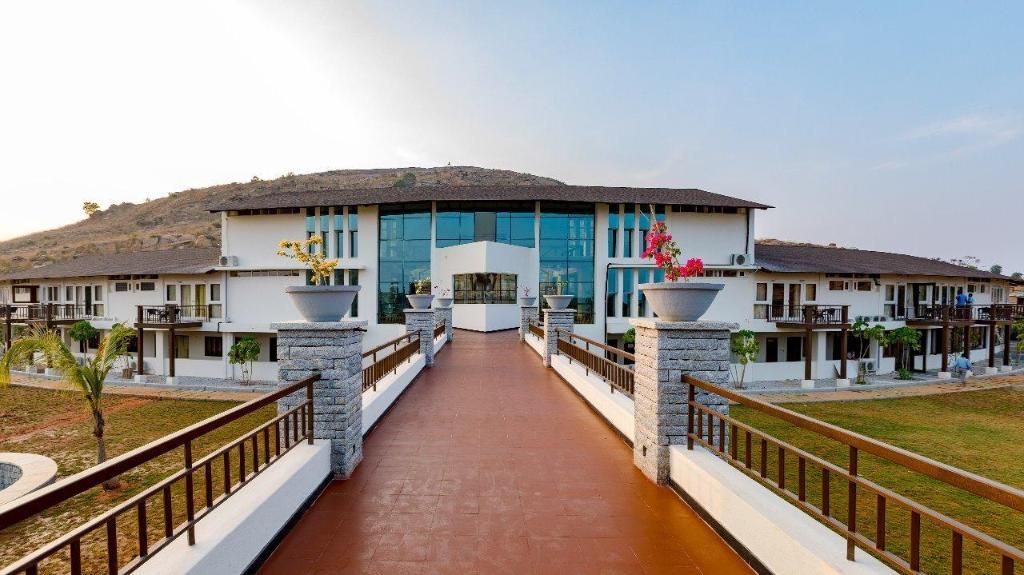 Shathayu Ayurveda Yoga Retreat