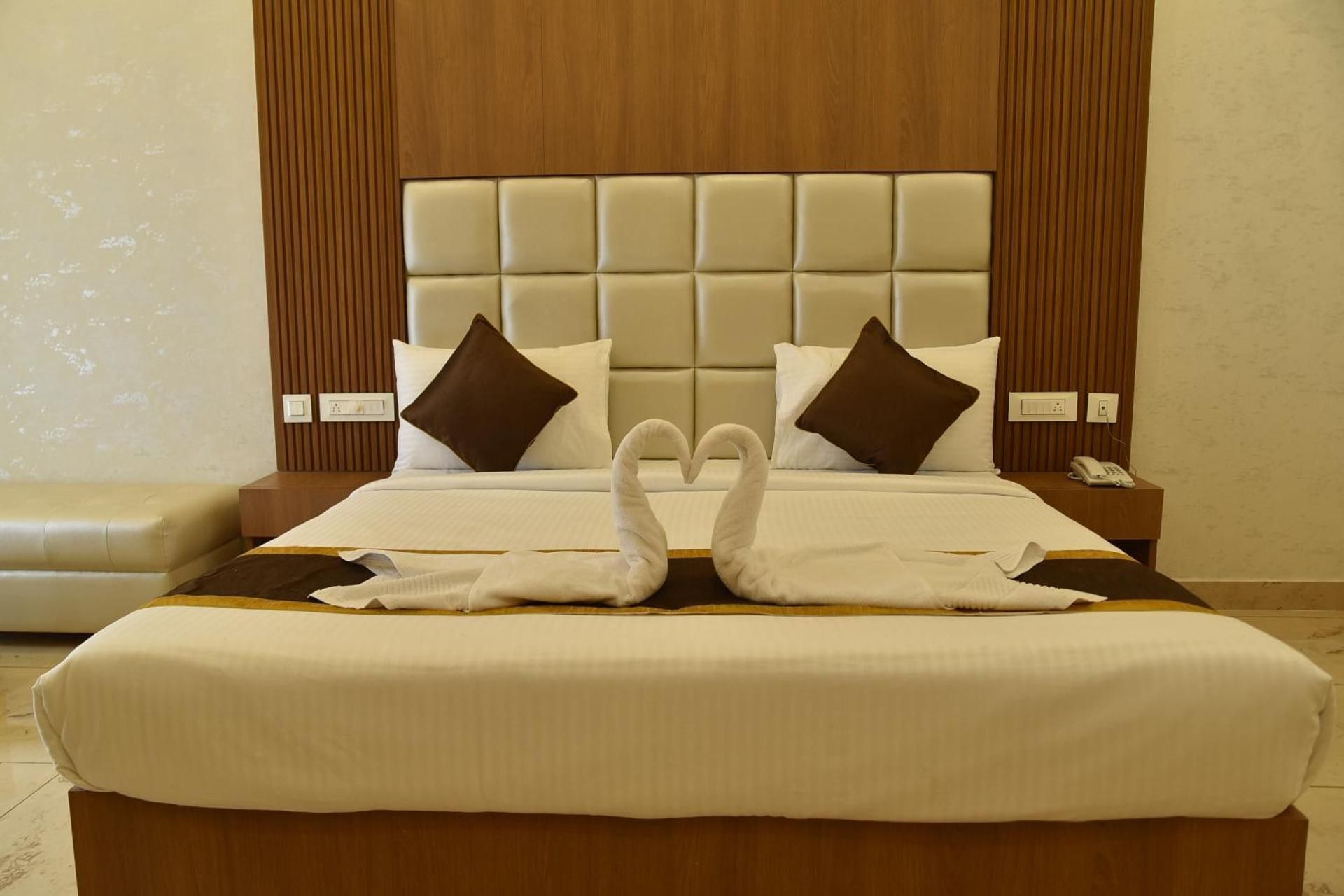 Sukhi A luxury Stay Inn Deluxe Room With Balcony