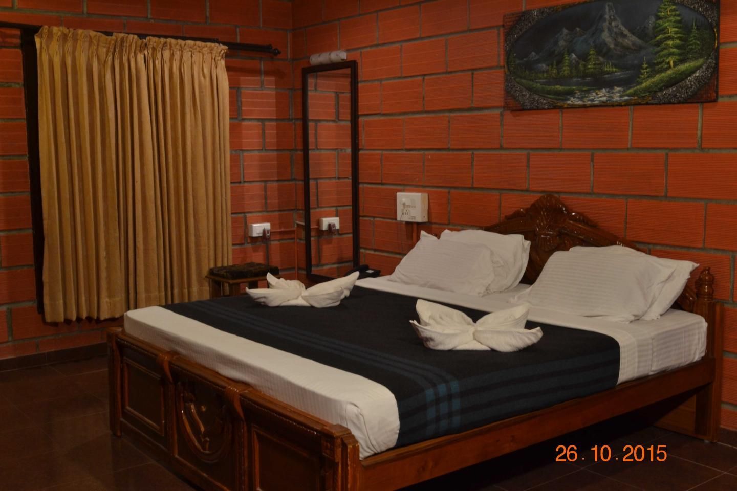 IBEX River Resort, Pollachi VINTAGE ROOM POOL VIEW 5