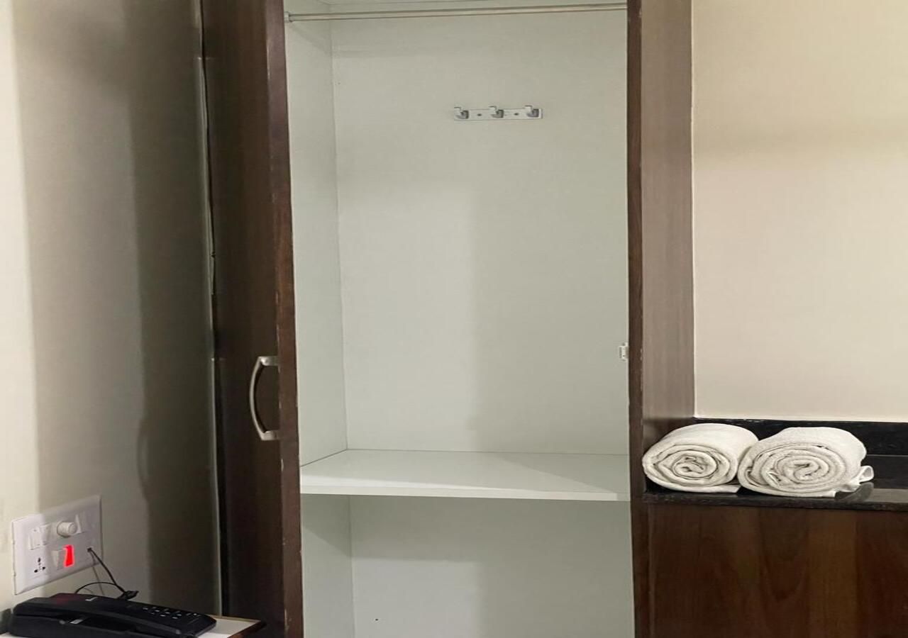 Hotel Maruthi Inn Suite Room 4