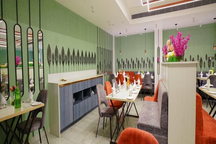 Food & Dining