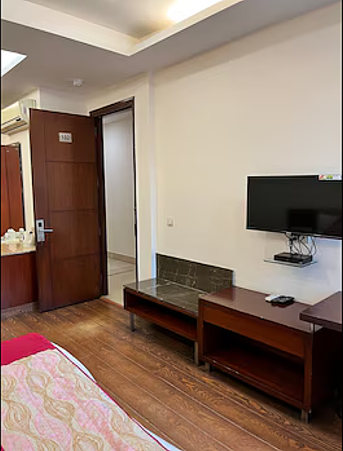 Hotel Royal Star Dwarka Deluxe Room 33
