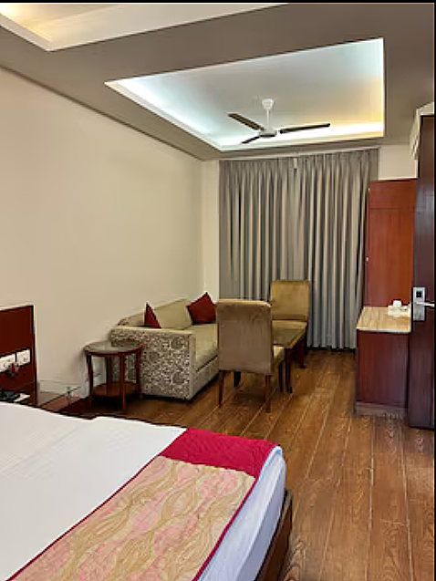 Hotel Royal Star Dwarka Deluxe Room 32