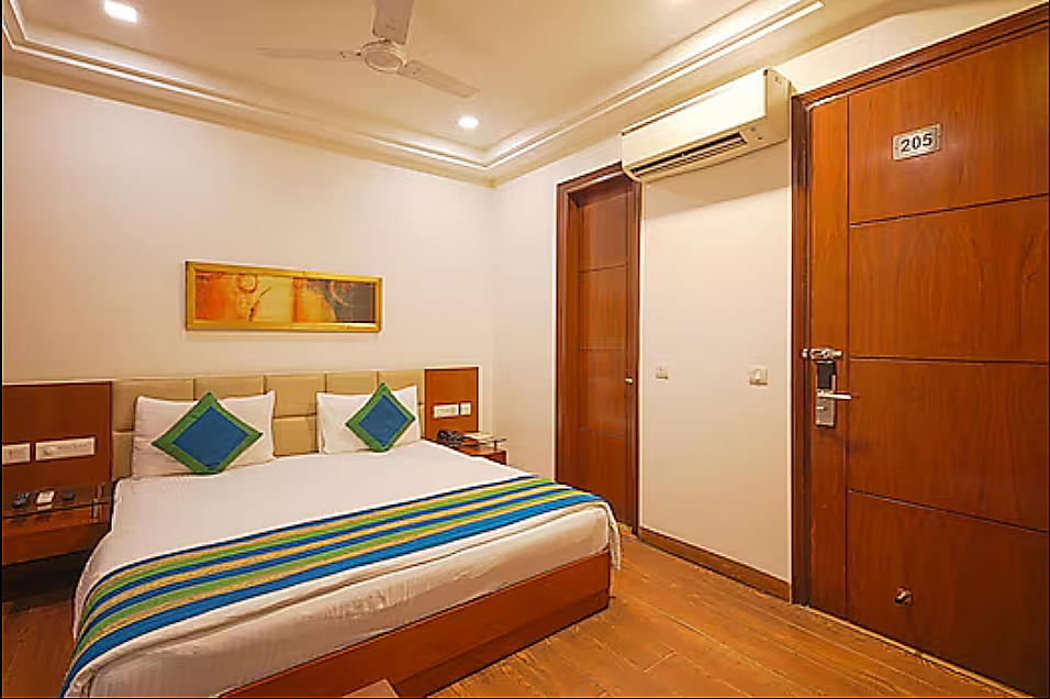 Hotel Royal Star Dwarka Deluxe Room 15