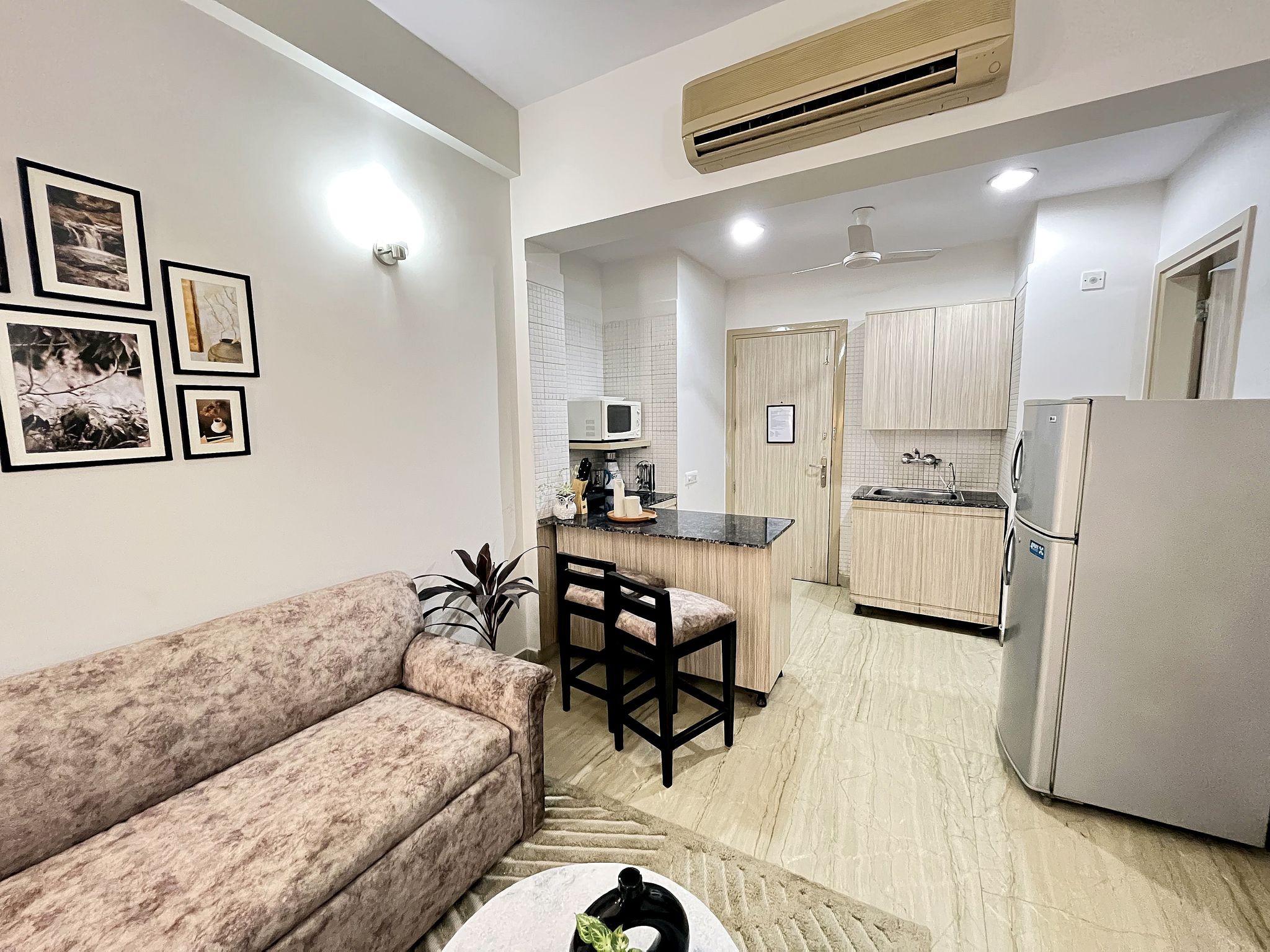 Bedchambers Luxurious 1BHK Serviced Apartment Luxurious 1BHK 3