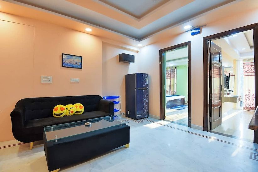 undefined Bedchambers Serviced Apartments 2BHK near Medanta 3