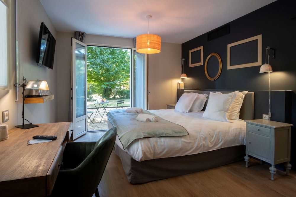 Deluxe Room, 1 King Bed, Terrace, Park View