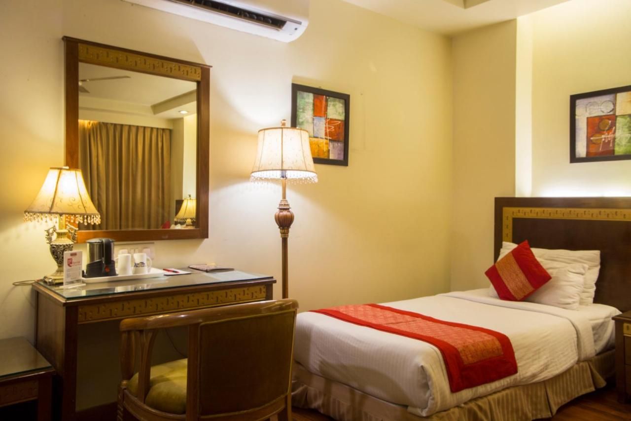Hotel Picasso, Paschim Vihar Economy Double Room 3