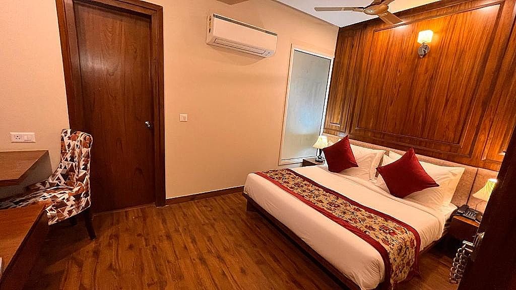IP Royal- A Luxury Hotel Laxmi Nagar Deluxe Room 7