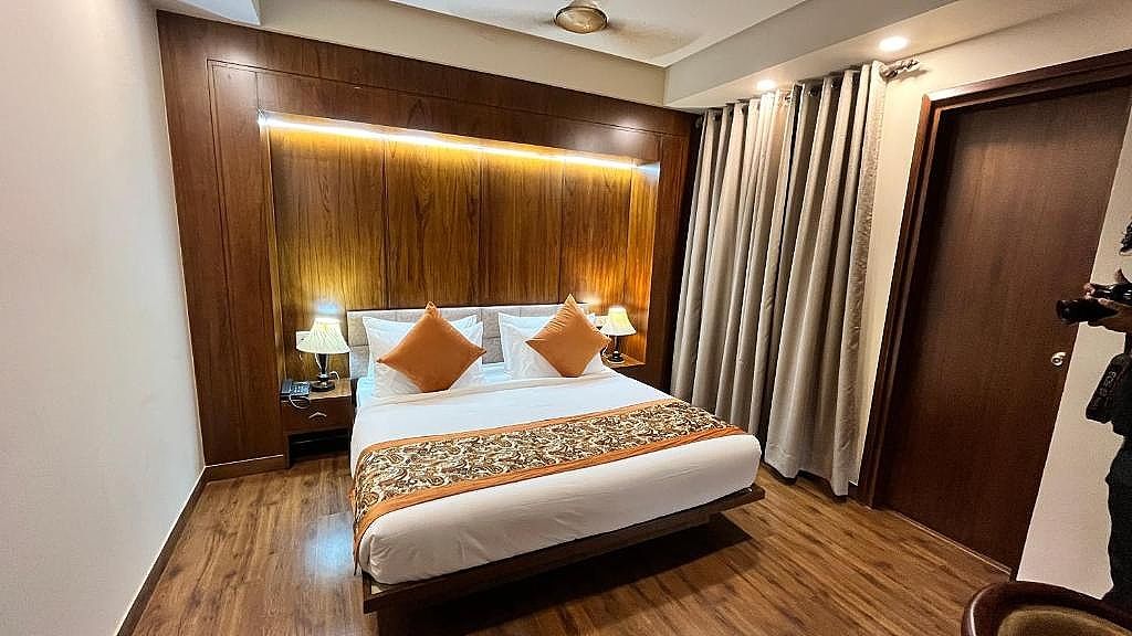 IP Royal- A Luxury Hotel Laxmi Nagar Deluxe Room 8