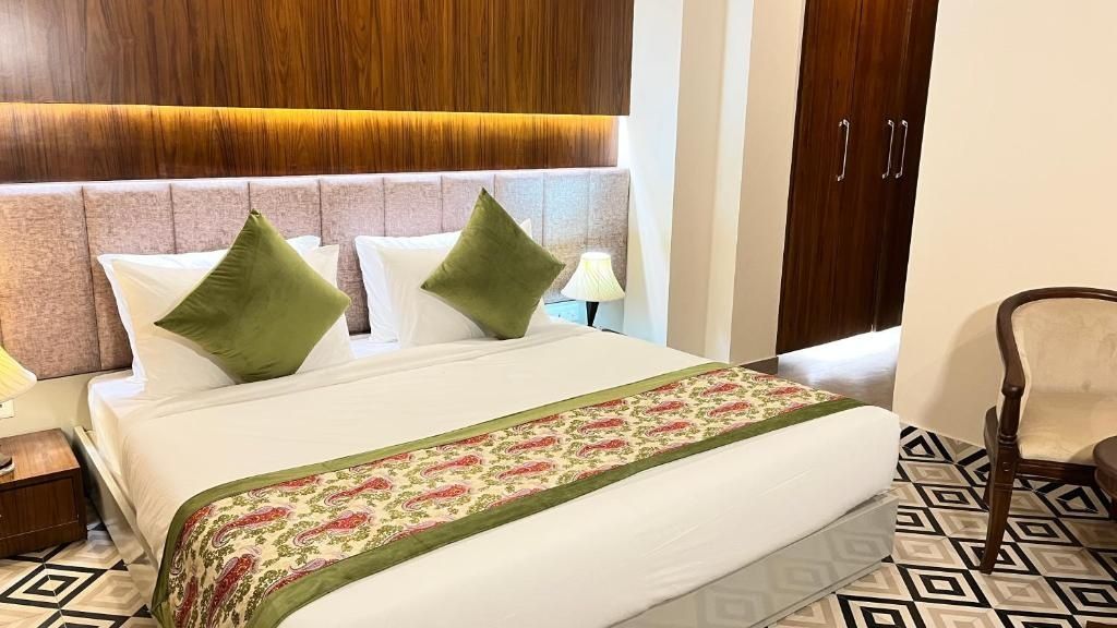 IP Royal- A Luxury Hotel Laxmi Nagar Deluxe Room 11