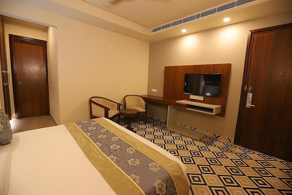 IP Royal- A Luxury Hotel Laxmi Nagar Deluxe Room 118