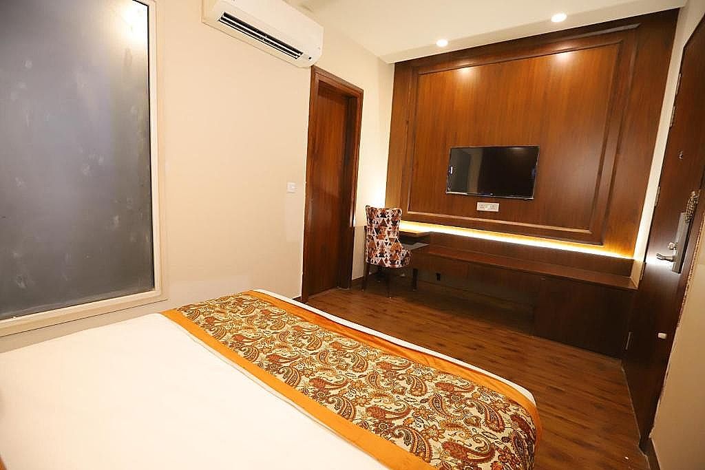 IP Royal- A Luxury Hotel Laxmi Nagar Deluxe Room 33