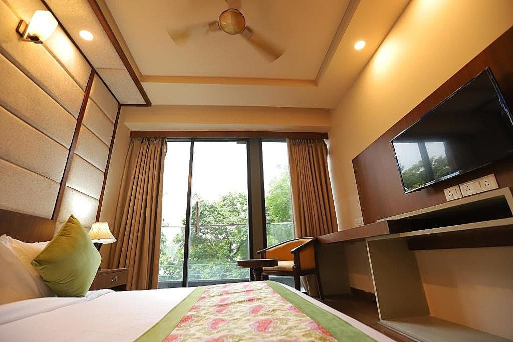IP Royal- A Luxury Hotel Laxmi Nagar Deluxe Room 128