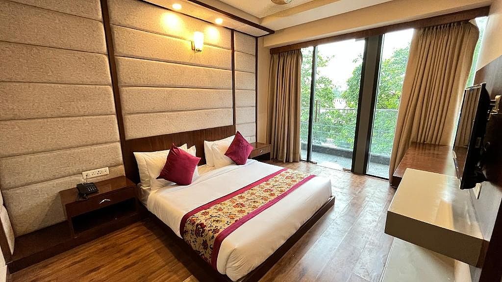 undefined IP Royal- A Luxury Hotel Laxmi Nagar 10