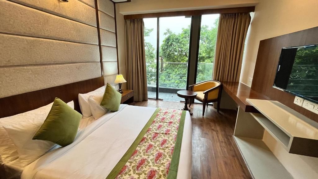 King Room with Balcony