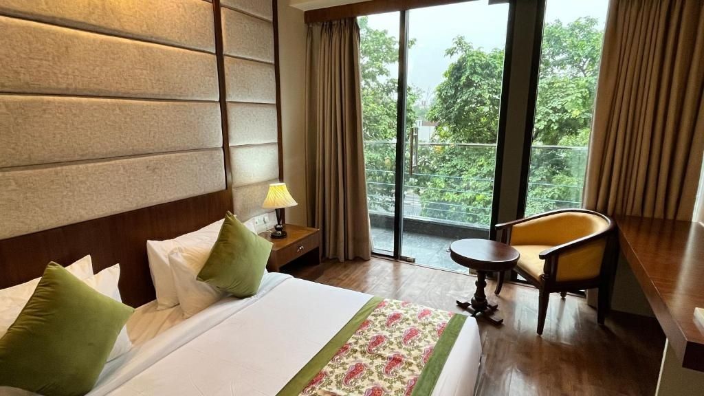 King Room with Balcony