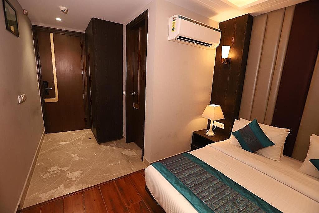 Hotel Magic Tree @ New Delhi Premium Room 8