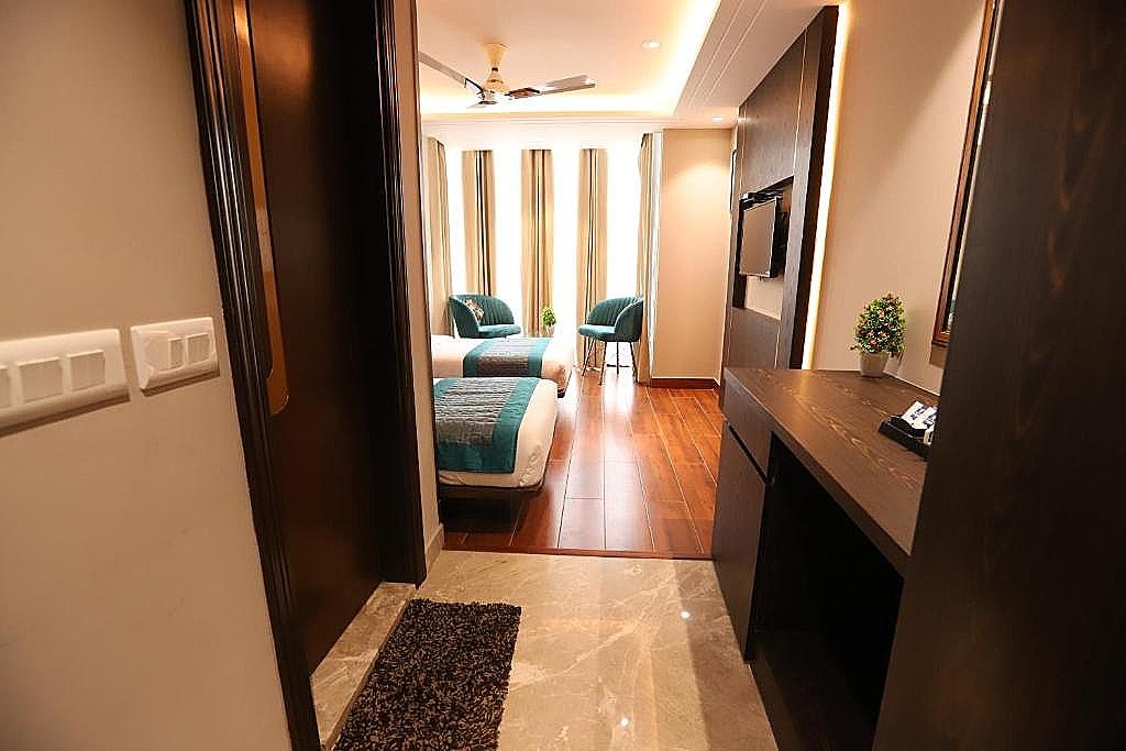 Hotel Magic Tree @ New Delhi Deluxe Room 5