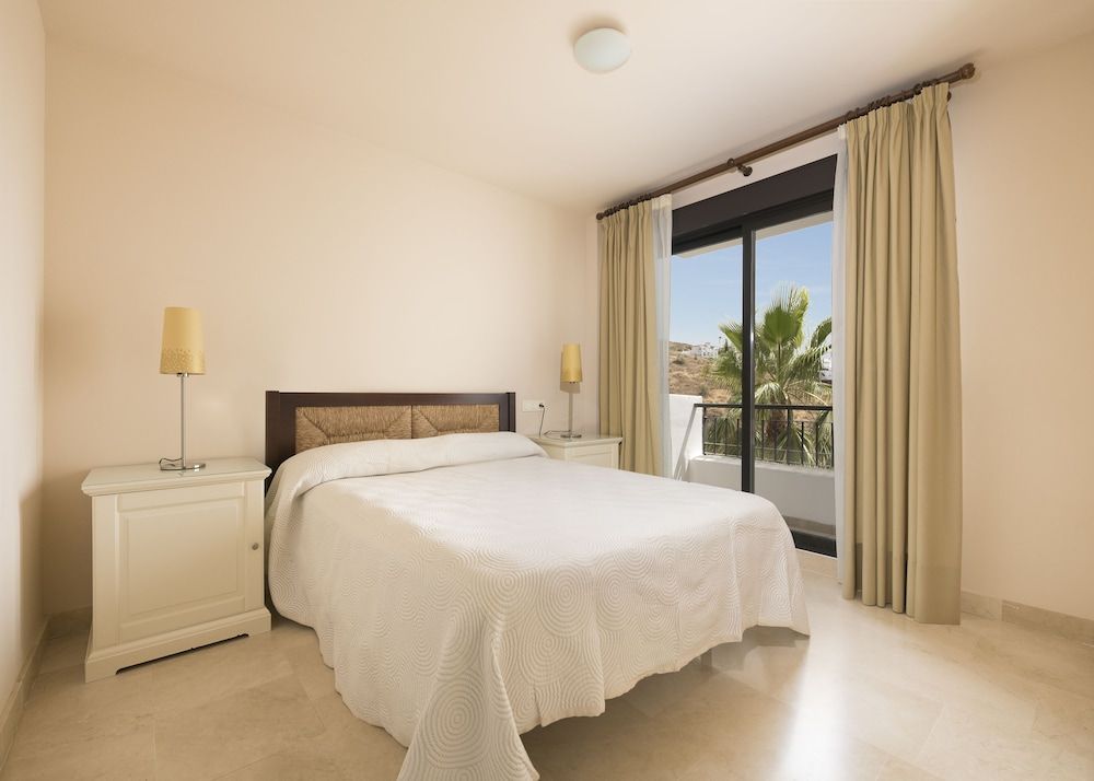Olée Nerja Holiday Rentals By Fuerte Group Luxury Apartment, 3 Bedrooms, Terrace, Partial Sea View 4