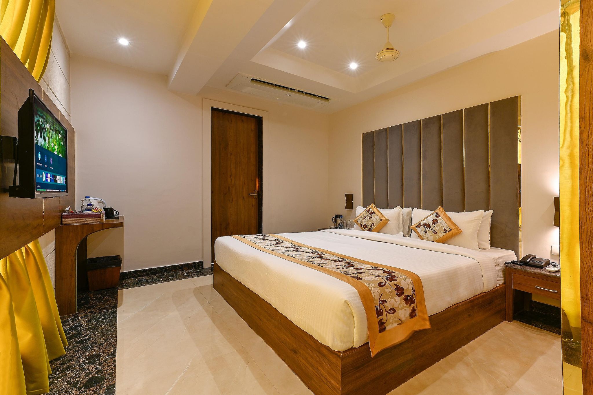 Hotel Avalon Palm Deluxe Room 3