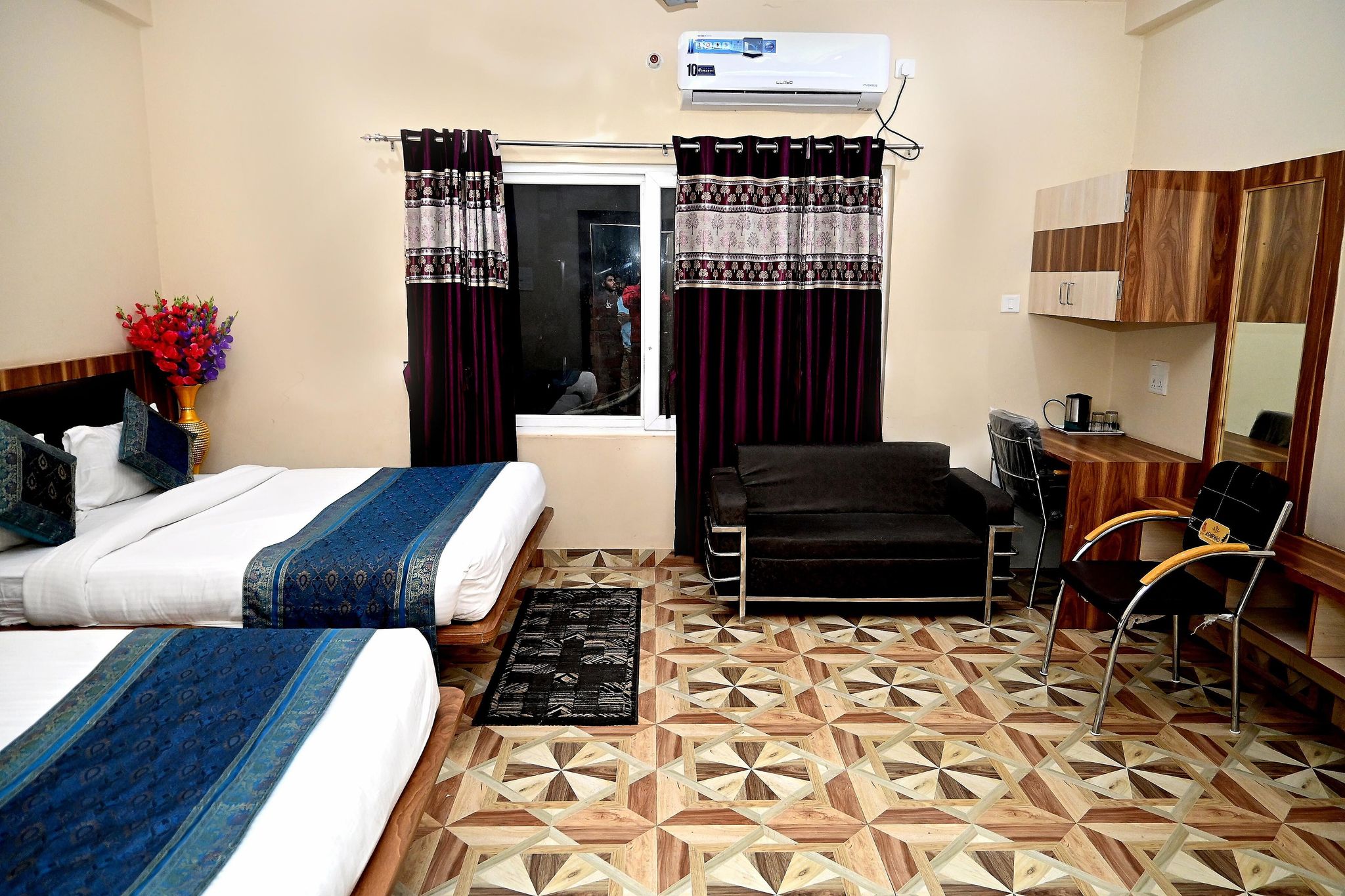 Hotel K B Palace Super Deluxe Room