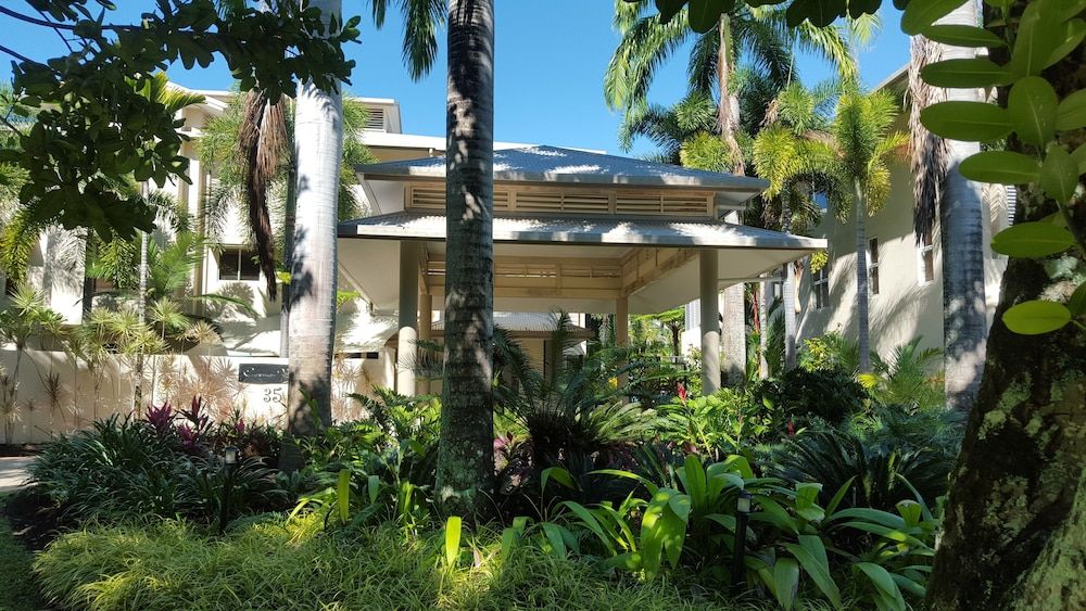 undefined Cayman Villas 4