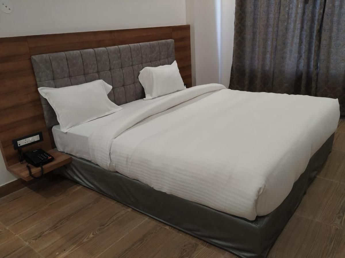 undefined Hotel Global Gold Inn 9